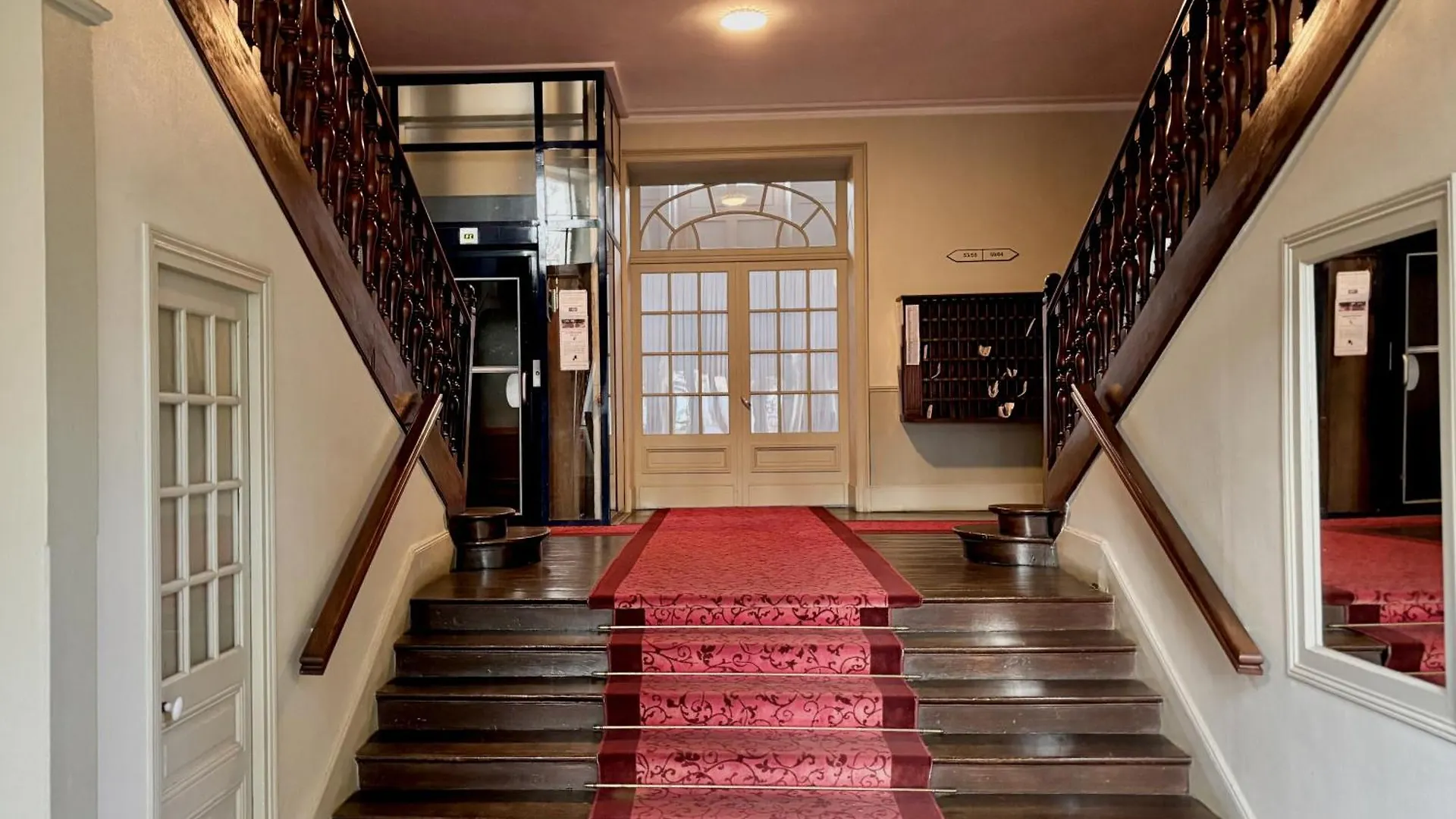 סנט-לונייר Grand Hotel Vue Plage Les Pieds Dans L'Eau 0*,  צרפת