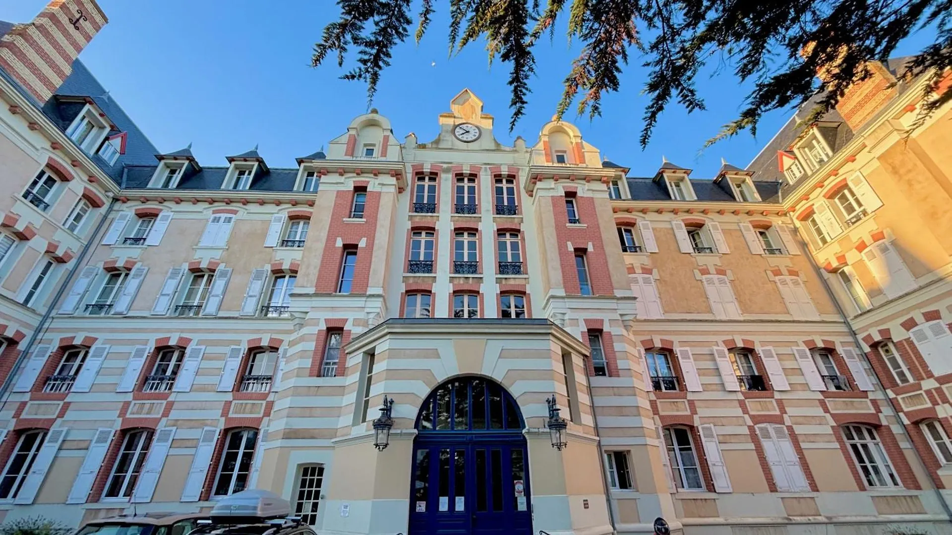 סנט-לונייר Grand Hotel Vue Plage Les Pieds Dans L'Eau